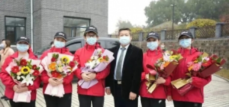 “白衣執甲，遼藏情深”葫蘆島市第二人民醫院舉行戰“疫”英雄凱旋歡迎儀式